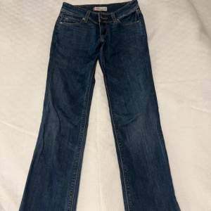 Vintage levis jeans bootcut, lowwaist.