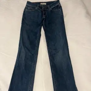 Vintage levis jeans bootcut, lowwaist.