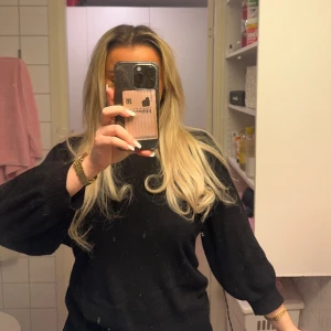 Tröja (halvlång ärm) - Köpt på secondhand, använd fåtal gånger!