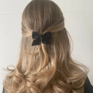 Rosett - Obs att dessa är visningsexemplar, går att blanda me de andra små rosetterna, 2 för 70kr.