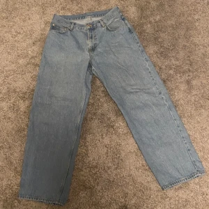 Sweet sktbs jeans - Säljer mina sweet sktbs jeans från junkyard då dem inte passar längre. Nypris kostar dom 699kr. Byxorna har inga fläckar och är i bra skick. För fler bilder eller någon annan fråga så skriv privat.