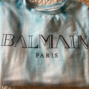 Balmain tunn sweatshirt  - Replika Tie dye Ingen märke i  Motsvarande en L/Xl