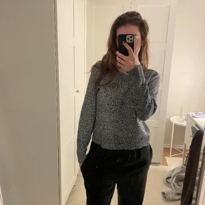 Stickad tröja - Stickad tröja från H&M. Bra skick, inga defekter