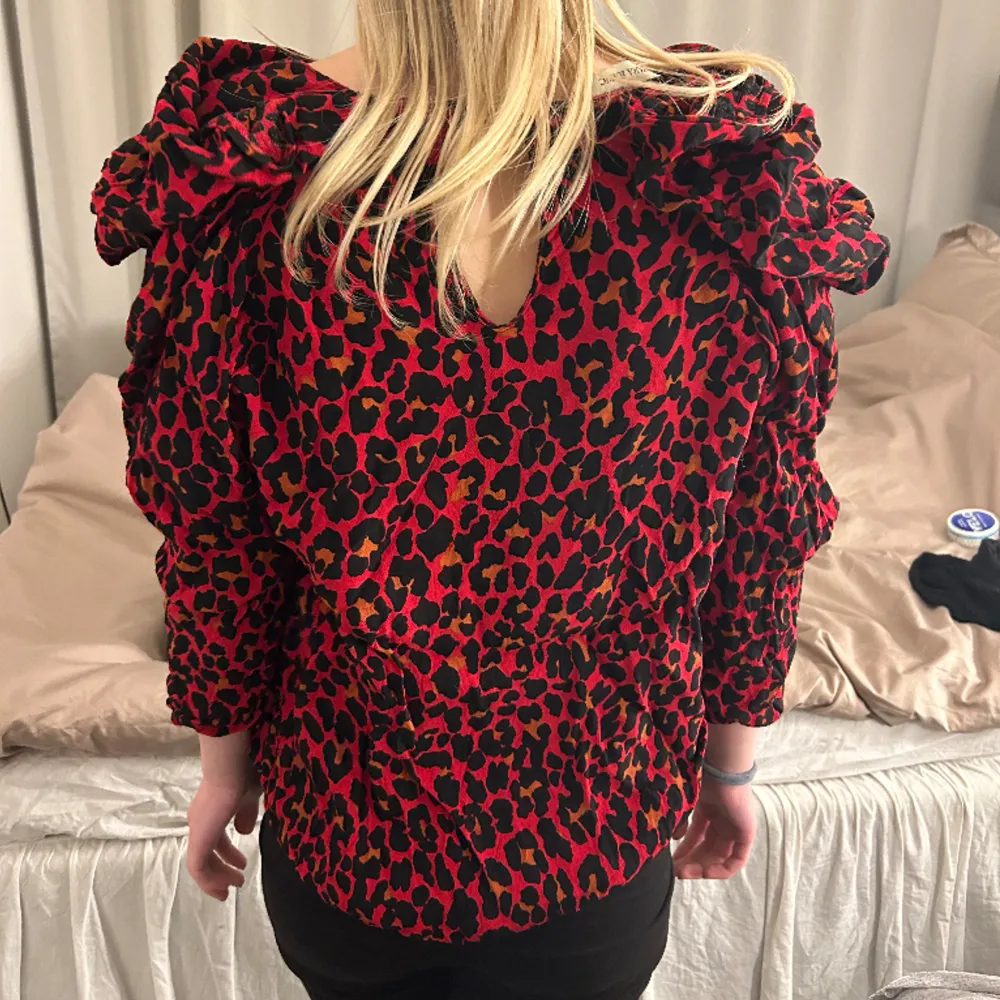 Svin snygg leopard blus!. Blusar.