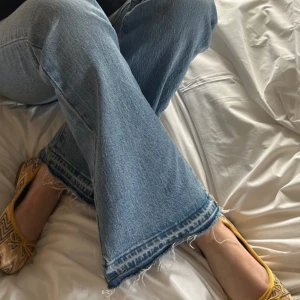 Lågmidjade jeans - Så snygga lågmidjade jeans från Abrand! Jag är 170 lång och de är långa på mig som referens! 