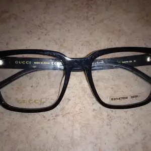 Helt nya Gucci glasögonbågar 