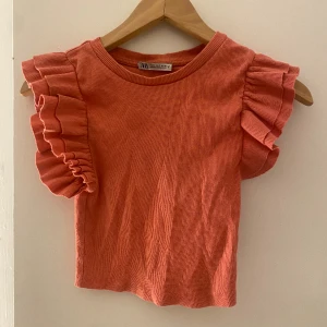 Rosa tröja❤️ - Säljer denna fina tröja från zara❤️ är i S men är som xs!