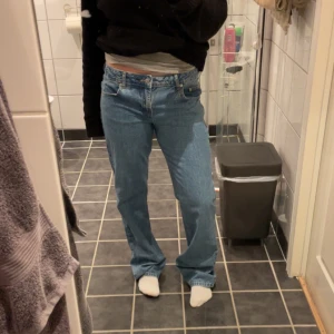 Lågmidjade jeans - Ett par superfina helt oanvända jeans från na-kd🩷🩷