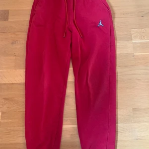 Röda jordan byxor - Skik 7/10. Storlek XS. Äkta. 