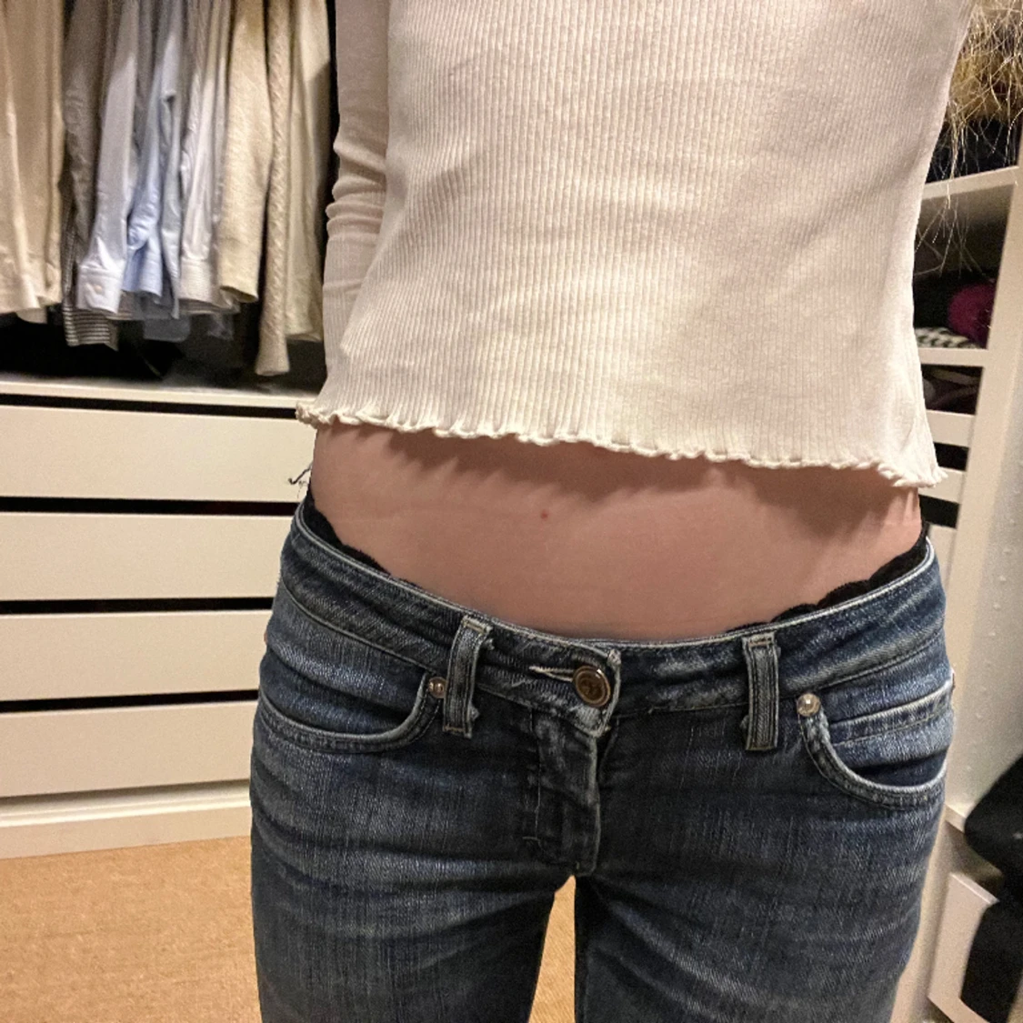 ribbad vit tröja  - 91