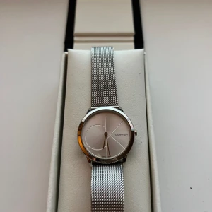 Calvin klein klocka  - Elegant klocka från Calvin klein säljs för 500 kr 