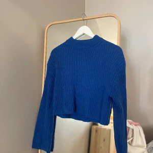 Stickad tröja - Stickad tröja från H&M, storlek XS.