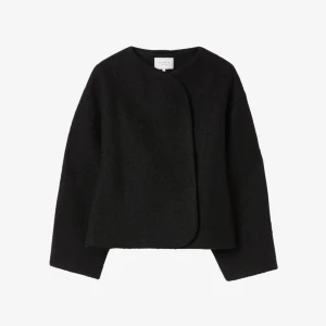 Stockh lm kappa - Lägger ut igen för köparen ångra sig. Jättefin kappa från stockh lm som är slutsåld. Jackan är helt oanvänd och är i storlek S💗