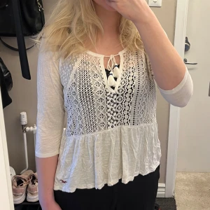 Hollisterblus  - Fin blus från hollister. Har mest bara legat i garderoben o knappt använts något