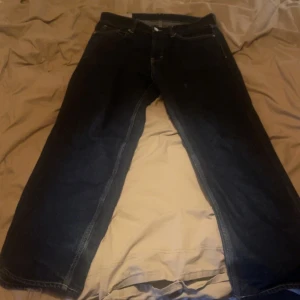 baggy jeans - mörkblåa baggy jeans. passa bra till allt🔥🙏🙏🙏🙏🙏🙏🙏🙏