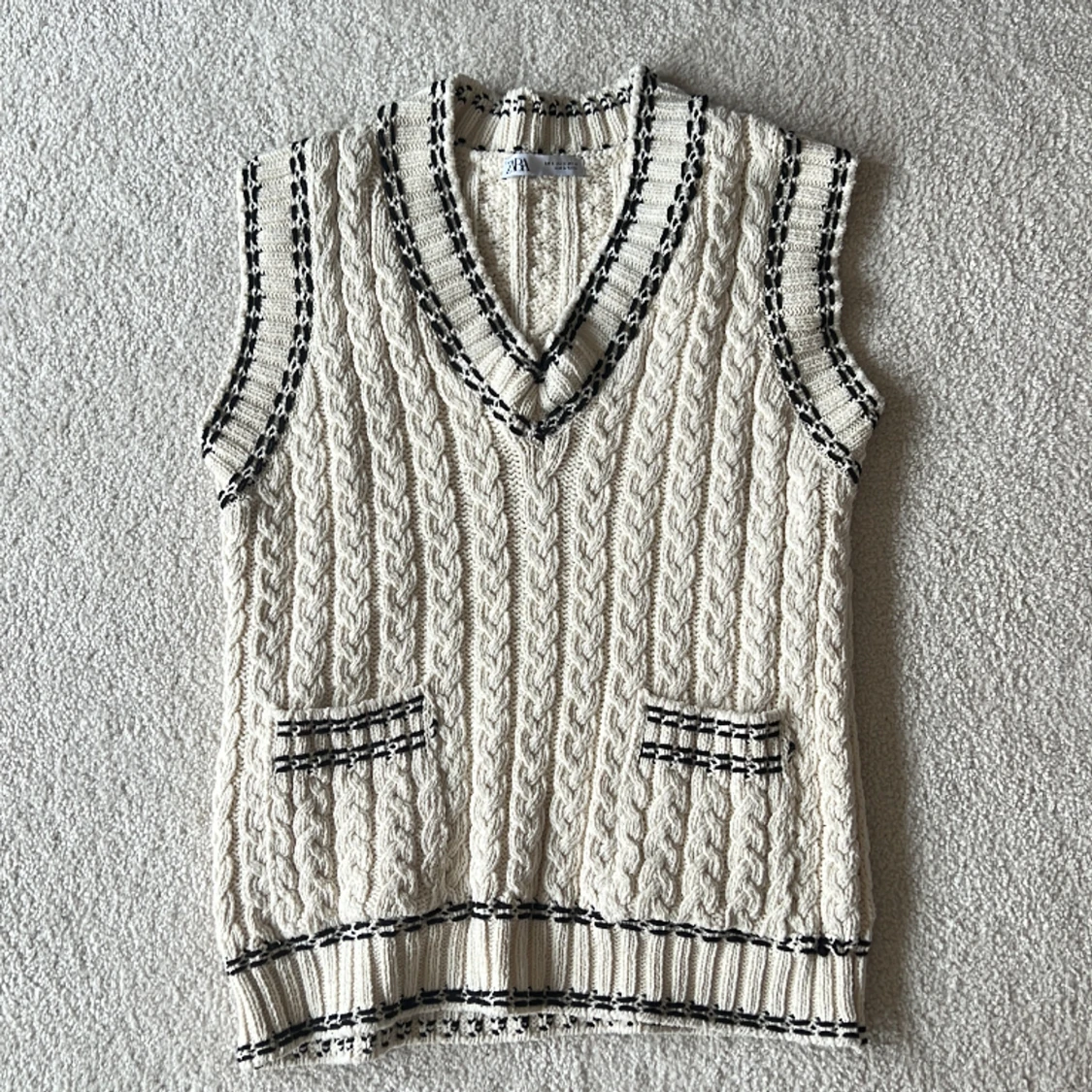 Stickad väst från zara🐆