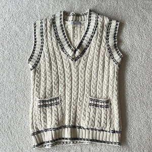 Stickad väst från zara🐆 - Oanvänd, i storlek s