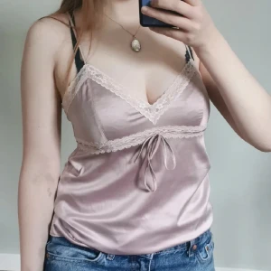 Rosa nattlinne  - Linnet är i nyskick. Jag diskutera gärna pris 🌸