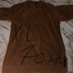 Mysig lång tröja/klänning  - Fins o hämta i Linköping även i Jönköping kan även posta betalning sker genom Swish eller kontant 🥰