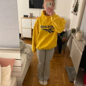 Gul hoodie - Gul hoodie i storlek S