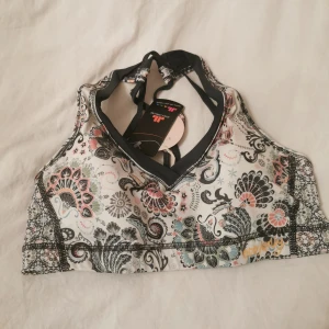 Sport bh odd molly  - Sport bh odd molly Storl 2 Katt finns i hemmet 