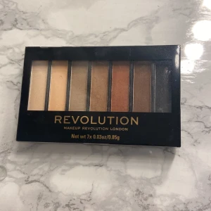 Ögonskugga  - Fina färger!