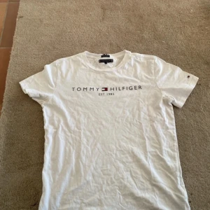 T-shirt  - Jättefin, knappt använd💗