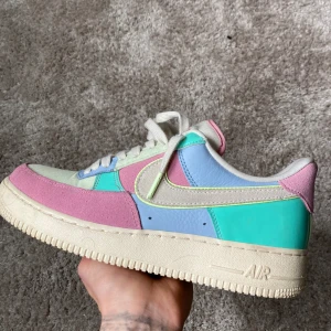 Nike airforce 1 - Påsk edition av airforces