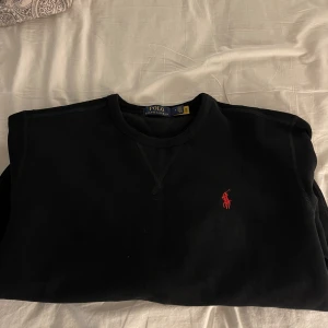 Ralph Lauren tröja - Ralph lauren tröja herr model, storlek M. Aldrig använd! Kvitto finns