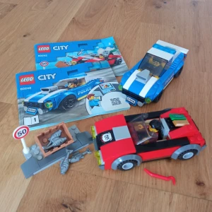Lego City 60242 Tjuv och Polis  - Enligt bild. 