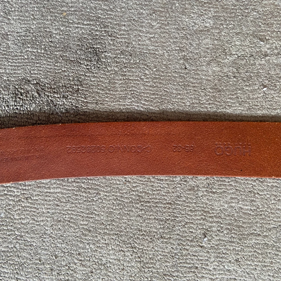 HUGO BOSS SKÄRP  - 93