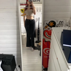 Jeans - Helt nya dom är för korta på mig är 183