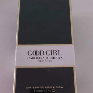 Helt ny Carolina Herrera parfym 50 ml helt ny oanvänd. Original peiset 1200kr säljer för 800kr 