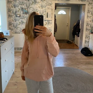 Hoodie  - Oversize hoodie. Har använt några gånger. 