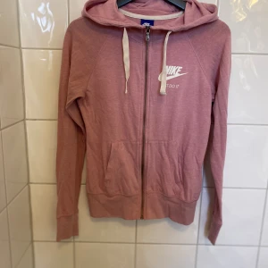 Nike tunn zip hoodie  - Något tvättpåverkad men annars fin