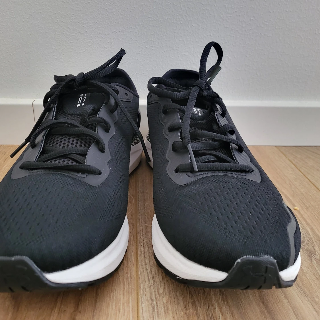 Löparskor Under Armour - 90