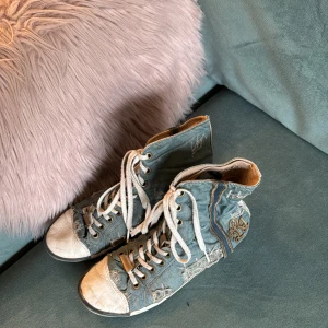 Sneakers från REPLAY  - Sneakers från REPLAY i storlek 37. 🌸 