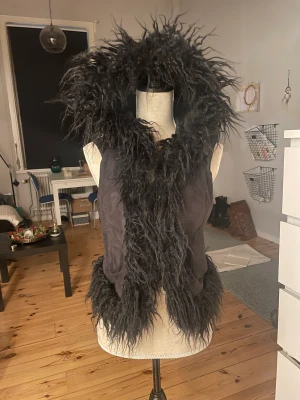 Väst med luva - Oanvänd 