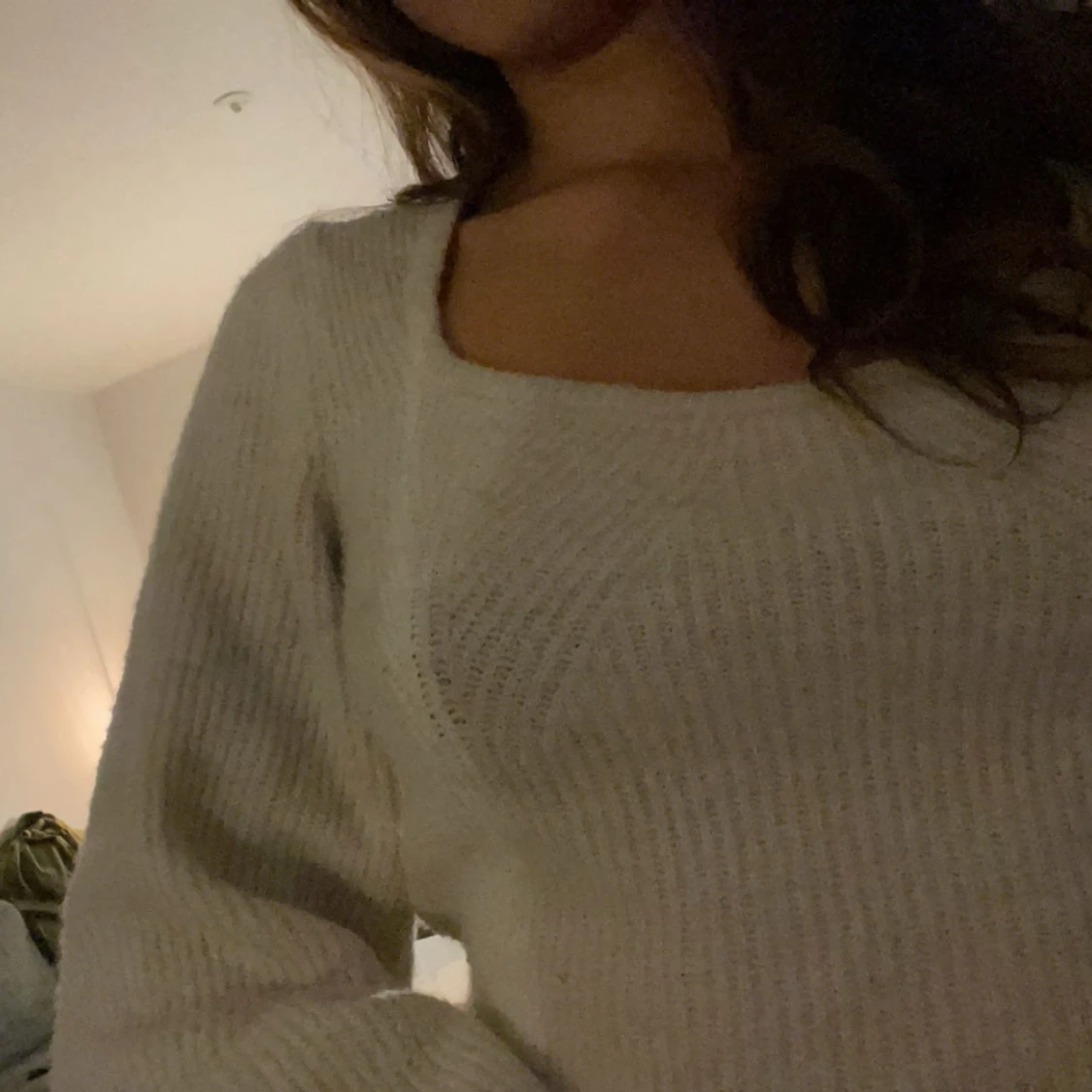 Beige vit stickad tröja