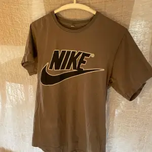 Nice Nike T-shirt. Storlek S. 