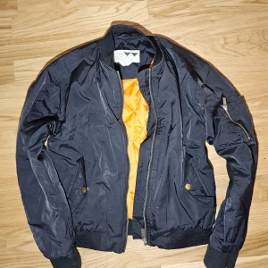 Jacka- Junk Yard xs - Jacka i bra skick, Yunk Yard