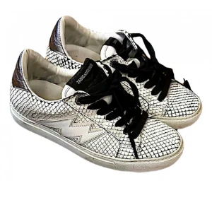 ZADIG SKOR 🌟🌟🌟🌟 - kollar intresset på mina Zadig skor som endast använda förra sommaren. Säljer då de är för stora för mig! De är i bra skick!