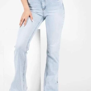 Jeans  MISSGUIDED - High-waisted jeans  Jeans with a slit in the side