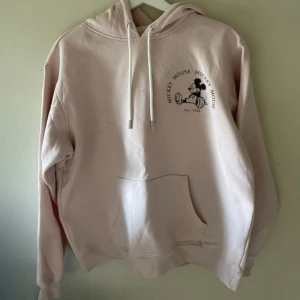 Rosa hoodie från H&M - Mycket bra skick, använd ett fåtal gånger.💕