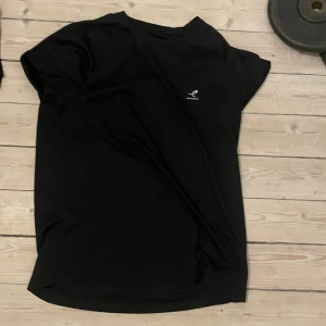 Tränings T-shirt - Nästan oanvänd