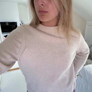 Tröja  - Snygg tröja från Filippa K, går inte att köpa längre. Inga defekter eller skador ❤️