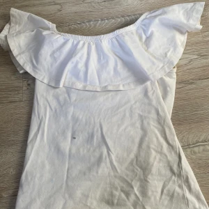 Volang tröja - Har 1 fläck därav pris, annars bra skick.