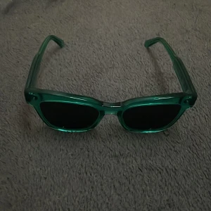 Chimi - Säljer att par asfeta chimis i färgen 005 aqua. Har tyvär inte boxen men de är helt nya. Använt kanska 5 gånger. Säljer pga de är inte min stil längre