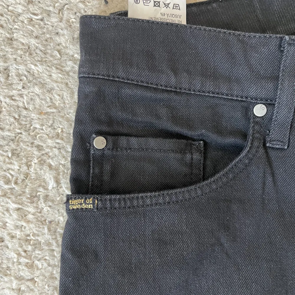 Tja! Säljer nu dessa riktigt snygga tiger of Sweden jeans i modellen pistolero, vilket motsvar slim. Skick 7/10. Nypris 1500kr vårt pris : 199. Hör gärna av er om ni har några frågor eller funderingar💭. Jeans & Byxor.