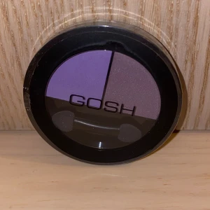 Ögonskuggspalett - En ögonskuggspalett i färgen 006 purple sky.